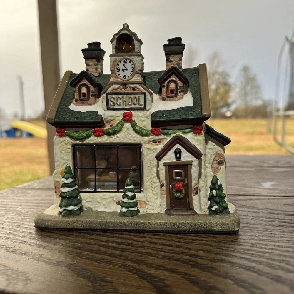 Vintage School House Holiday‎ Time 2004 Village Collectables School House